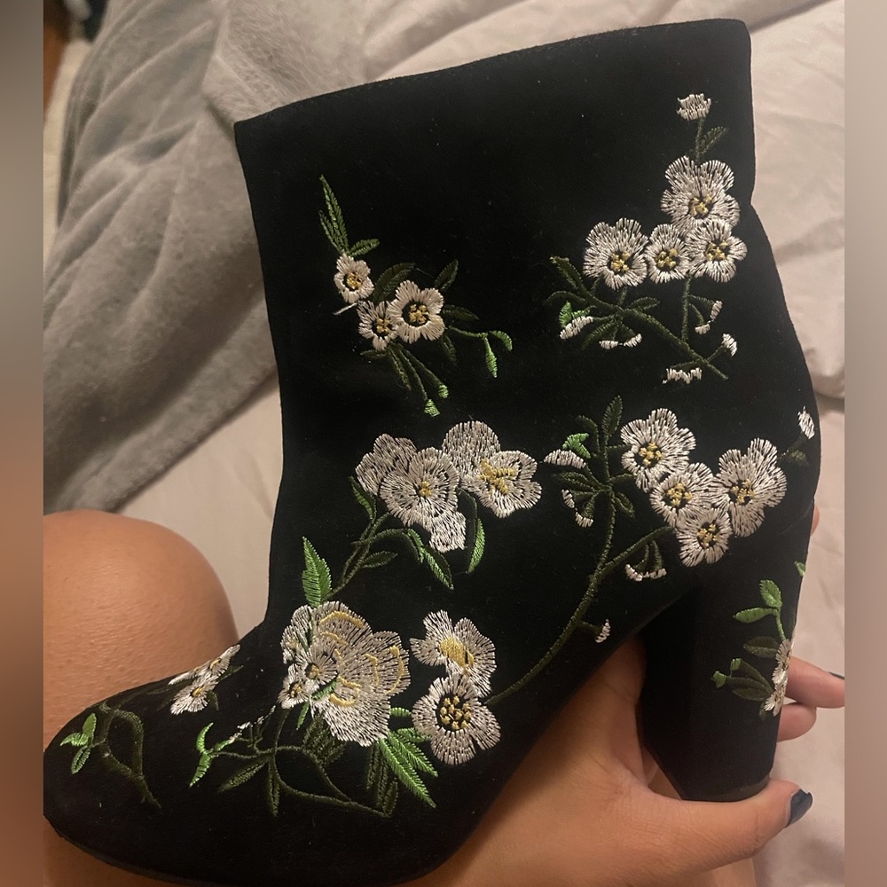 Embroidered floral print heel booty